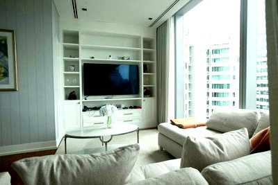ขายคอนโด : LTHC11838 - The Ritz Carlton Residences FOR SALE Size 205 sqm. 3 beds 4 baths Near BTS Chong Nonsi Station ONLY 120 MB