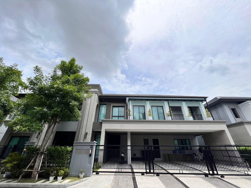 Houses for rent : Renting Grand Bangkok Boulevard Bangna Onnut 5beds