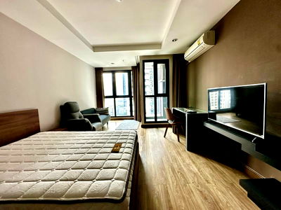 Condos for rent Robinson Sriracha : For rent: Ladda Plus Condo Sriracha, beautiful room, high floor, great  location, near Robinson Sriracha shopping mall.