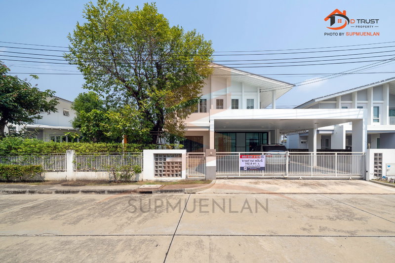 ขายบ้านเดี่ยว : ขาย บ้านเดี่ยว ฮาบิเทีย โมทีฟ ปัญญาอินทรา 102.8ตร.ว. 4ห้องนอน บ้านยังใหม่ ตกเเต่งสวยพร้อมอยู่
