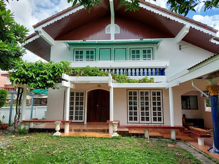 ขายบ้านเดี่ยวม.สวนสน 2 ชั้น 101 ตรว. (ถ.รามคำแหง ซอย60-ใกล้รถไฟฟ้า) 4ห้องนอน 3ห้องน้ำ ครัว ทำเลดี เดินทางสะดวก ขาย 9 ล้านบาท โทร 093-9594717