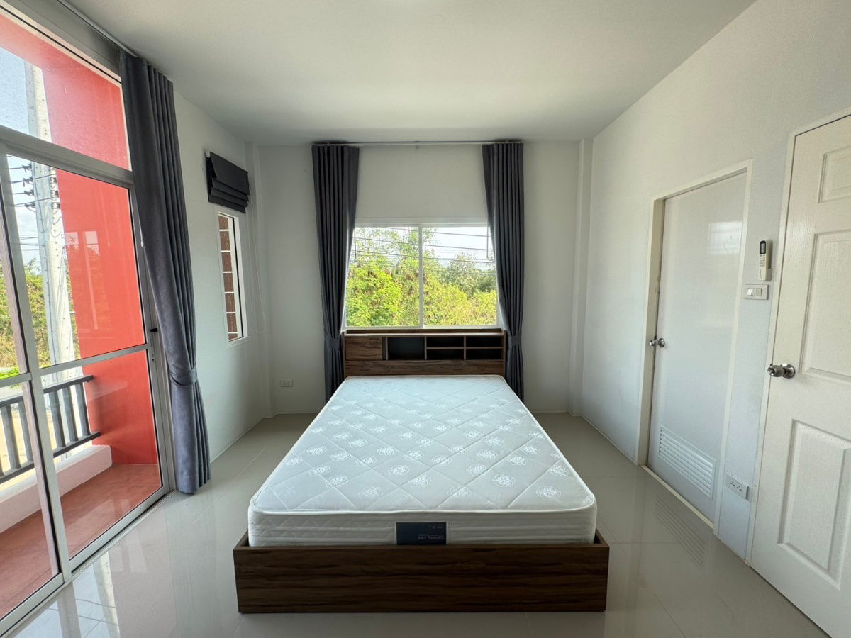 picture Townhome for rent, 2 bedrooms, 2 bathrooms, near U-Tapao Airport. Garden Rayong International School and Map Ta Phut Industrial Estate - 8/15