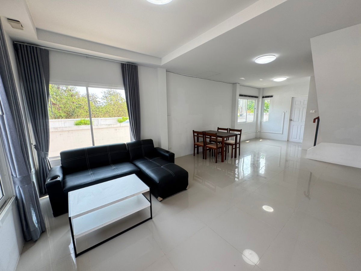 picture Townhome for rent, 2 bedrooms, 2 bathrooms, near U-Tapao Airport. Garden Rayong International School and Map Ta Phut Industrial Estate - 3/15