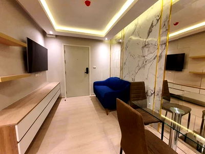 Condos for sale : For Sale: Plum Condo Rangsit Alive 2 - Prime Location Near Bangkok University with pool view.