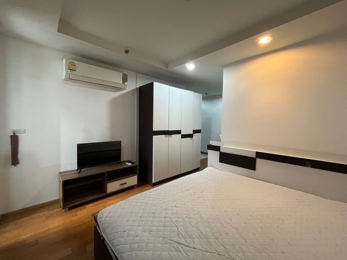 ว่างพร้อมอยู่! Abstract พหลโยธิน. สตูดิโอ 26ตร.ม. Line id: @pfagent