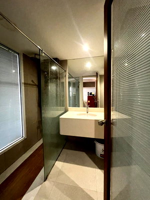 คอนโดให้เช่า : Trendy 35 sq.m. Eng 中 日 Please add LINE ID @806qphgn o8415o5483