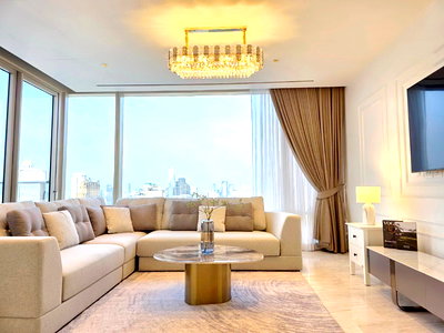 เช่าคอนโด รร.พณิชยการสีลม : LTH11913 – Four Seasons Private Residences FOR RENT Size 117 Sq.M. 2 beds 3 baths Near BTS Saphan Taksin ONLY 300K/Month