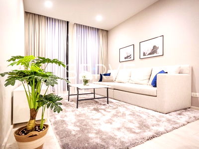 Condos for rent : Luxury 1 Bed Unit on High Fl. with View of Sukhumvit  Perfect Location  BTS Phloen Chit -Noble Ploenchit