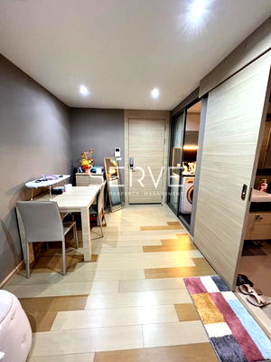 Condos for sale : For Rent & Sale 1 Bed Unit Good Location Close To BTS Chong Nonsi -Klass Condo Silom