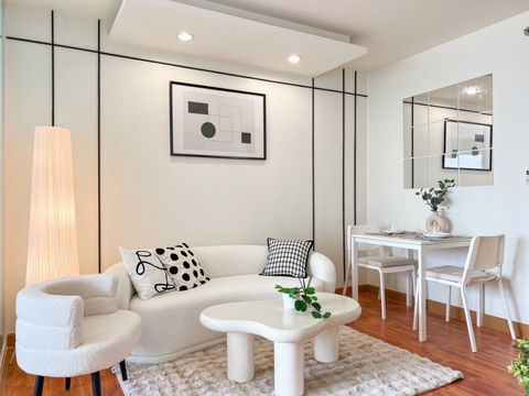 The Light Condominium WR-02970