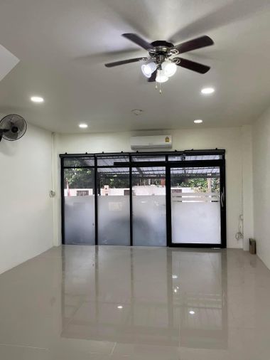 4-bed home office for rent, 352 sqm, 22 sq wah, Bang Na