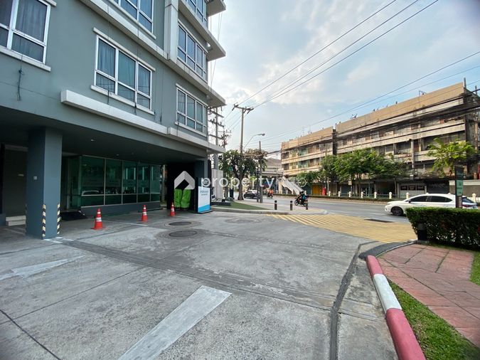 Motif Condo