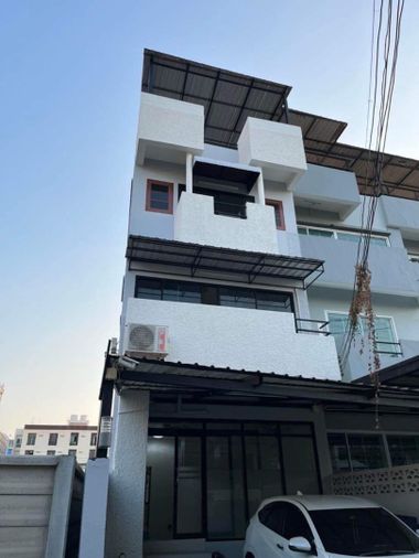 4-bed home office for rent, 352 sqm, 22 sq wah, Bang Na