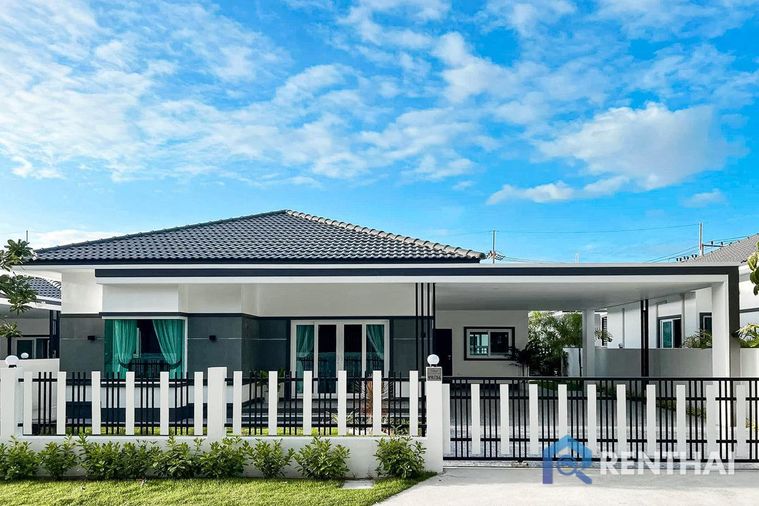 บ้านพร้อมเฟอร์นิเจอร์ครบครัน 3 ห้องนอน โป่ง, พัทยา อยู่ใกล้โรงเรียนนานาชาติ ใกล้มอเตอร์เวย์ สะดวกในการเดินทาง