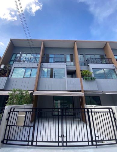 3-bed townhouse for rent, 148 sqm, Baan Klang Mueng The Edition Sukhumvit - Onnut