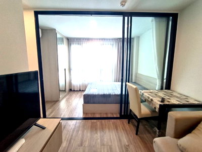 Condos for rent Ratchadaphisek Road : The Collect Ratchada 32 condominium near Ladprao MRT is priced at 12,000 baht.