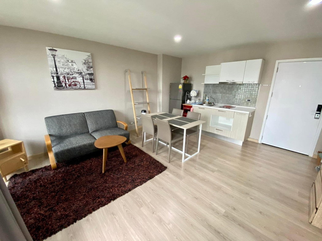 picture Casa Condo Sriracha Stylish living Near Motorway Move in Ready  - 4/12