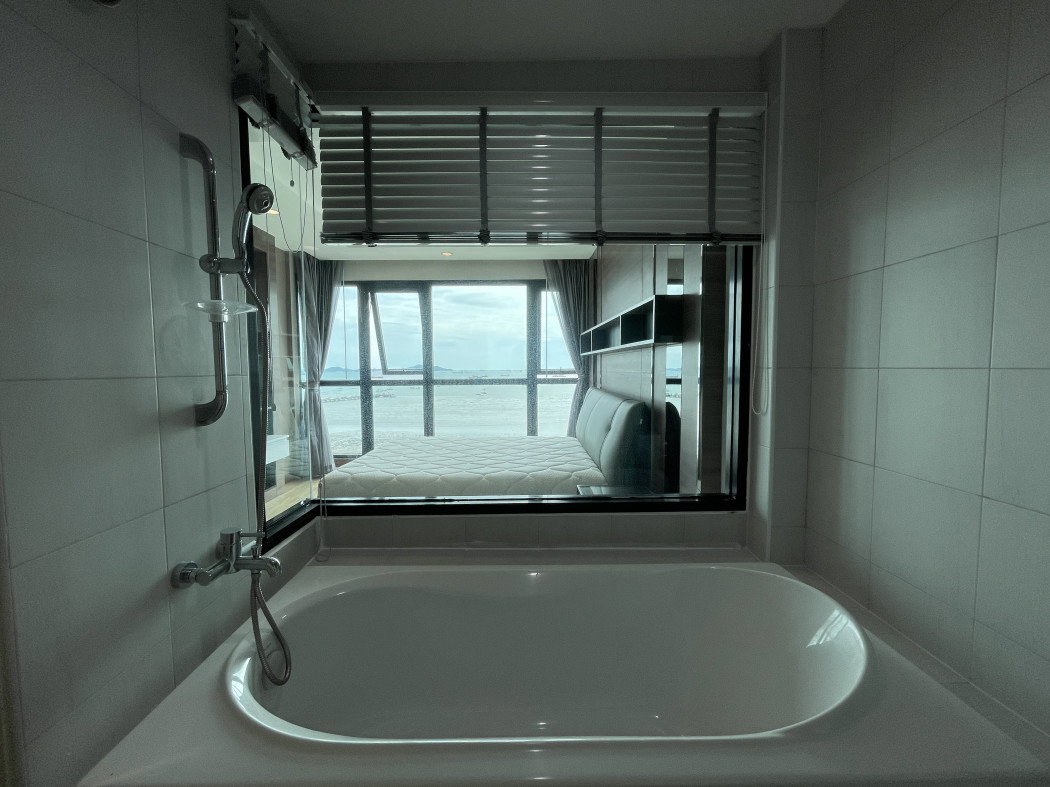 picture Ladda Plus Condo Sriracha high-floor unit with a sea view near Central Sriracha - 11/12