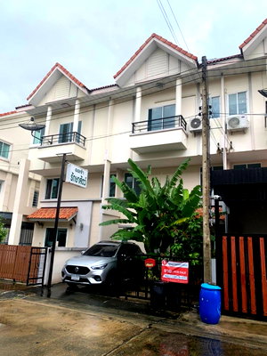 โฮมออฟฟิศให้เช่า : ให้เช่า ทาวน์โฮม ถาวรวิลล่า วงแหวน-ลำลูกกา 24  ตารางวา 3 ห้องนอน  2 ห้องน้ำ  คลอง 3 ใน ลาดสวาย, ลำลูกกา 