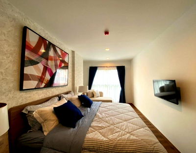 Condos for sale Hua Hin Bus Station : Condo, good location, near the market, 200 meters walk to the sea, urgent sale.
