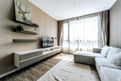 เช่าคอนโด นิคมปิ่นทอง : For Rent : KngihtsBridge 2 bed 2 Bath วิวภูเขา ชั้น 20 - ใกล้ห้างเซ็นทรัลศรีราชา