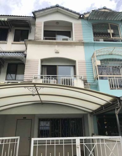 ให้เช่าทาวน์โฮม 3 ห้องนอน 150 ตร.ม. 20 ตร.ว. บ้านกลางเมือง พระราม 9 ซอย 43