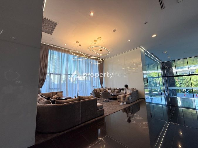 Knightsbridge Space Ratchayothin