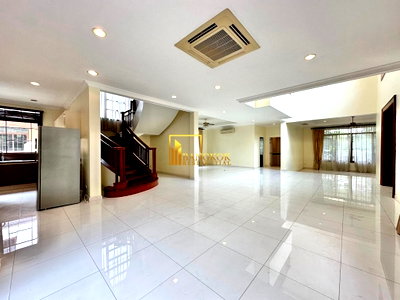เช่าบ้านเดี่ยว กรุงเทพมหานคร : Narasiri Pattanakarn - Spacious 5 Bedroom House For Rent - BR8438SH