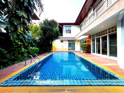 เช่าบ้านเดี่ยว ล้ง 1919 : Pool Villas - 3 Bedroom House For Rent in Sathorn - BR27506SH