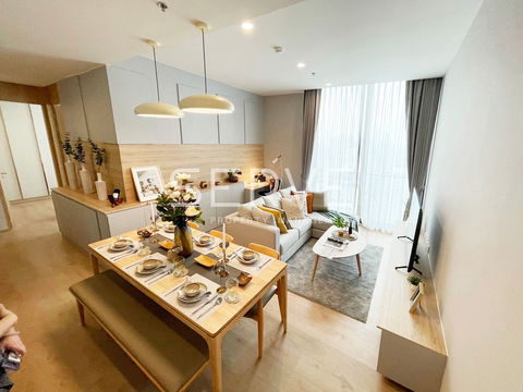 2 Beds Nice Decorate High Fl. 20+ Good View Good Location Close to BTS Asok & MRT Sukhumvit 550 m.-Noble BE19