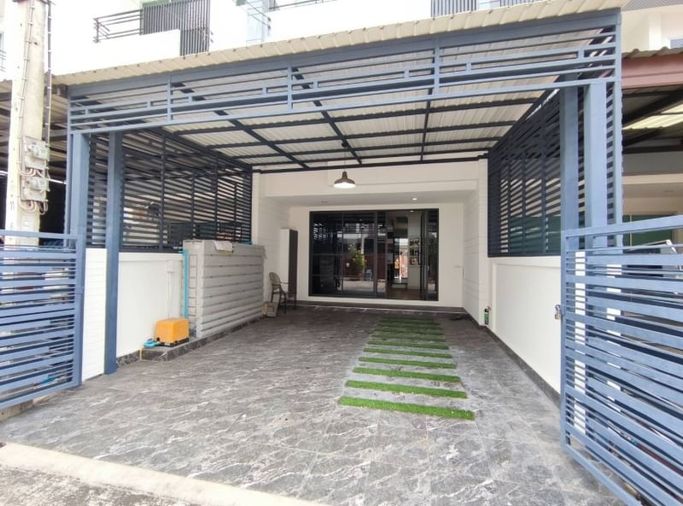 3-bed townhouse for sale, 195 sqm, 20.7 sq wah, Autumn Residence