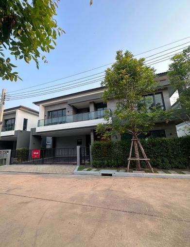 4-bed house for rent, 351 sqm, 74.7 sq wah, The City Watcharapol