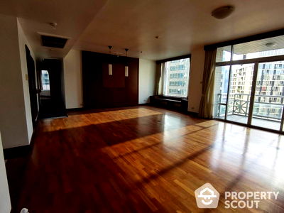 Condos for sale : 3-BR Condo at All Seasons Mansion Condominium near BTS Phloen Chit (ID 1938355)