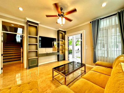 เช่าบ้านเดี่ยว วิทยาลัยพณิชยการบางนา :  Fantasia Villa 4 - Luxurious 4 Bedroom House For Rent in Bang Na Compound - BR28210SH