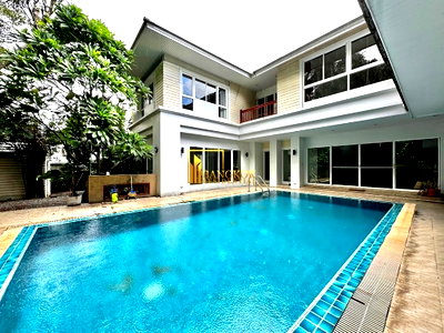 Houses for rent Khlong Toei : Sukhumvit 36 Garden Village - 4 Bedroom Pool Villa in Thonglor Area - BR28204SH