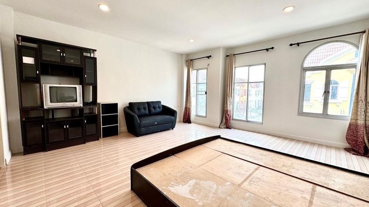 3-bed townhouse for rent, 21 sq wah, Baan Klang Muang Luzern Sukhumvit