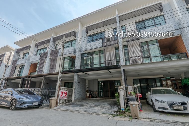 ขายทาวน์โฮม 3 ชั้น Plex Bangna ขนาด 27 ตรว. 3 ห้องนอน 4 ห้องน้ำ ติดถนนบางนา-ตราด กม.5 ตกแต่งต่อเติมพร้อมอยู่