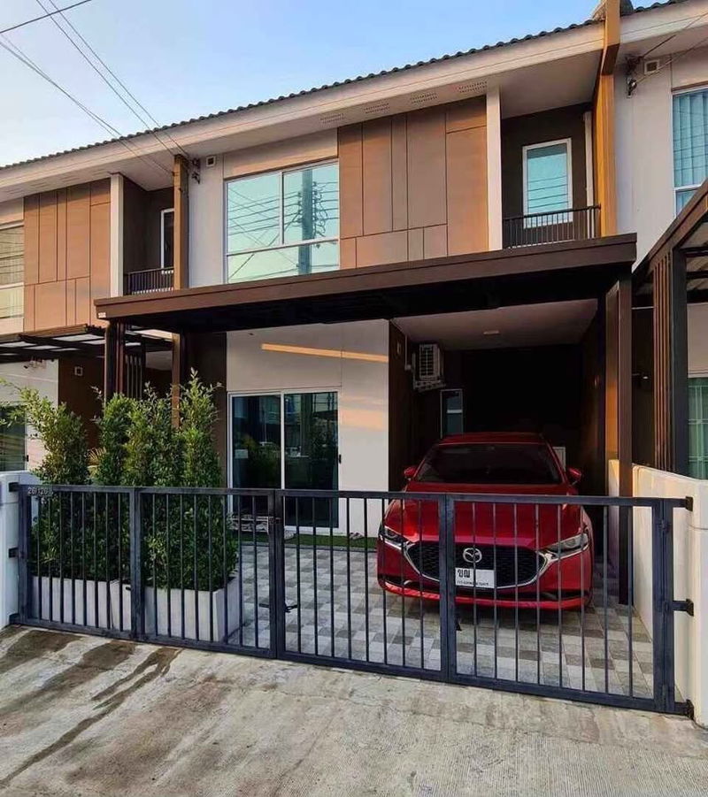 ทาวน์โฮมให้เช่า : บ้านให้เช่า The Connect Ramintra-Minburi 2 พร้อมเข้าอยู่สนใจติดต่อ Line @goodmanpro หรือ โทร 0999029192