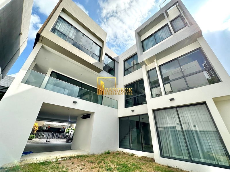 บ้านเดี่ยวให้เช่า : Parc Priva House - Luxury 5 Bedroom Property in Popular Project - BR8200SH
