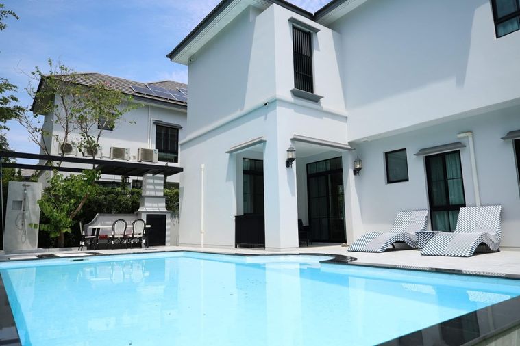 ให้เช่าบ้านเดี่ยว 5 ห้องนอน 449 ตร.ม. 150 ตร.ว. นันทวัน พระราม 9 กรุงเทพกรีฑาตัดใหม่
