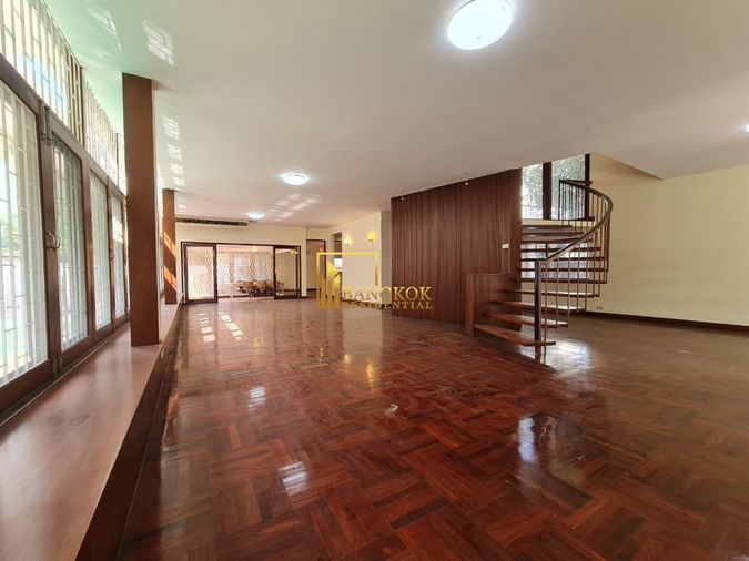 3-bed house for rent, 260 sqm, 120 sq wah, Khlong Toei