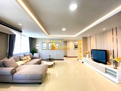 เช่าคอนโด ม.กรุงเทพ กล้วยน้ำไท : DS Tower 1 - 3 Bedroom Condo For Rent in Phrom Phong - BR15293CD