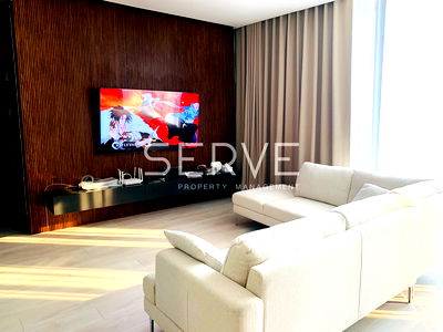 คอนโดให้เช่า : Hot Deal !! Modern Style 2 Bed Perfect Location Directly connecting to BTS Ploenchit/ Condo For Rent-Noble Ploenchit