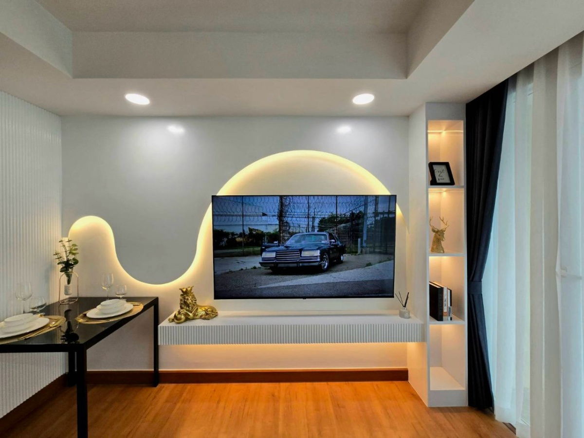picture The Royal Place For Sell WR-03020 - 2/12