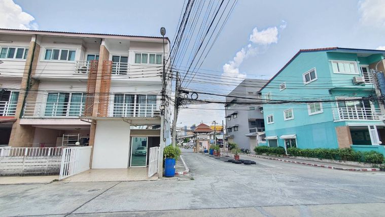 ให้เช่าทาวน์โฮม 4 ห้องนอน 175 ตร.ม. 20 ตร.ว. โฮมอินทาวน์ พหลโยธิน 73