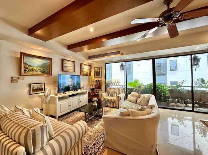 Le Premier 1 - Beautifully Renovated 2 Bed Condo For Sale in Asoke - BR18845CD