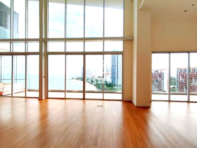 Condos for sale Tesco Lotus North Pattaya : Exclusive Penthouse at The Cove Pattaya for Sale