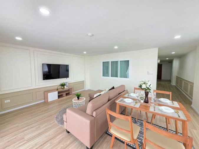 SF100 Sale Royal Vibhavadi Condo Should I call it a condo or a house?