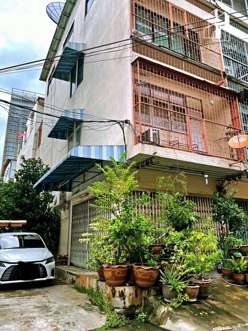 ขายตึกแถว 4 ชั้น ทำเลศักยภาพ ใจกลางสุขุมวิท-พระราม 4 เหมาะสำหรับอยู่อาศัย หรือทำธุรกิจ
