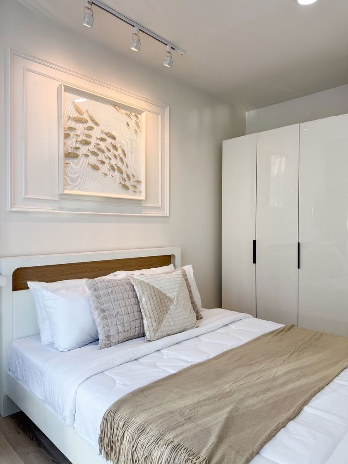 picture The Base Uptown For Sell WR-03036 - 3/15